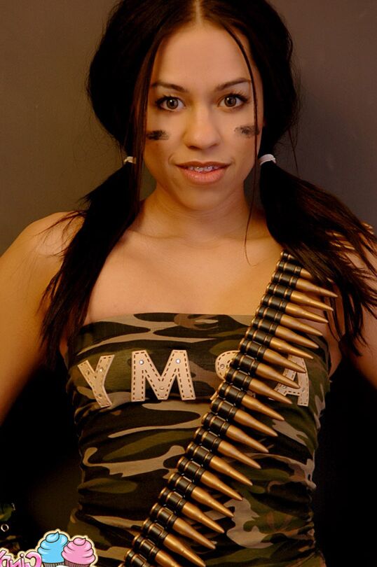 12P Cindy Cupcakes Esta chica del ejército te joderá