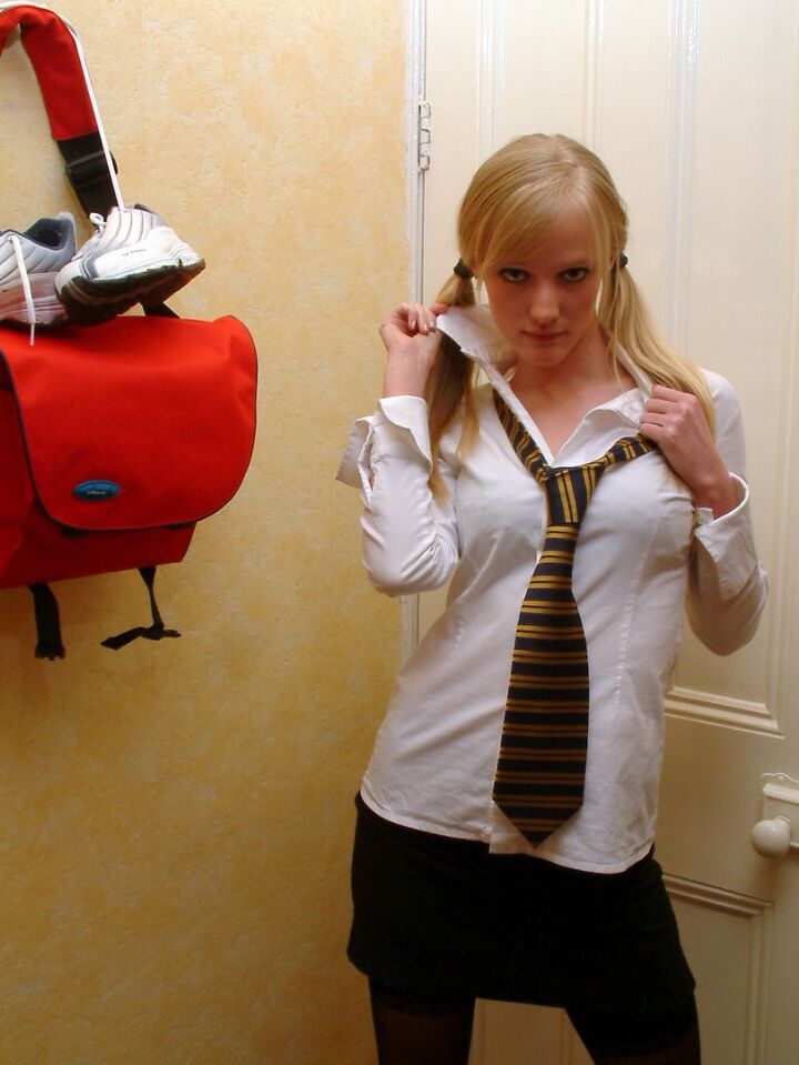 21P Only Tease Sharon