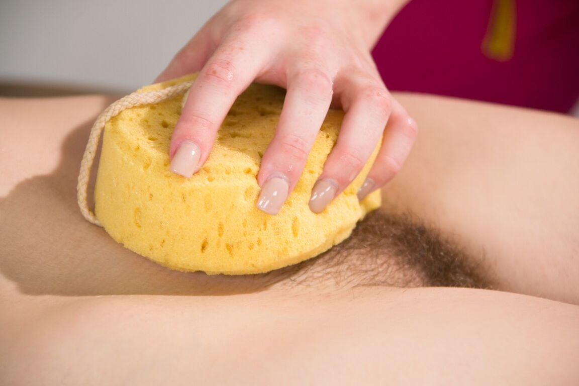 15P Massage fille-fille entre Zoe Parker