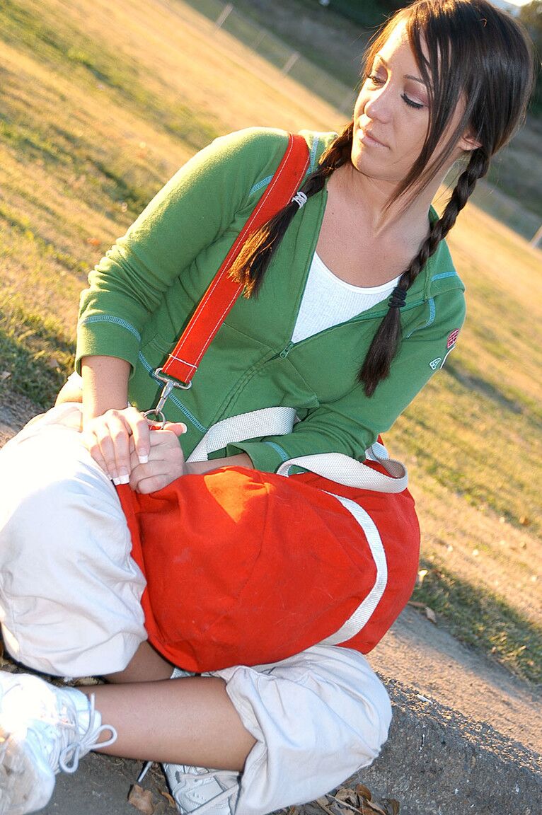 21P Dulce adolescente morena Kylee King
