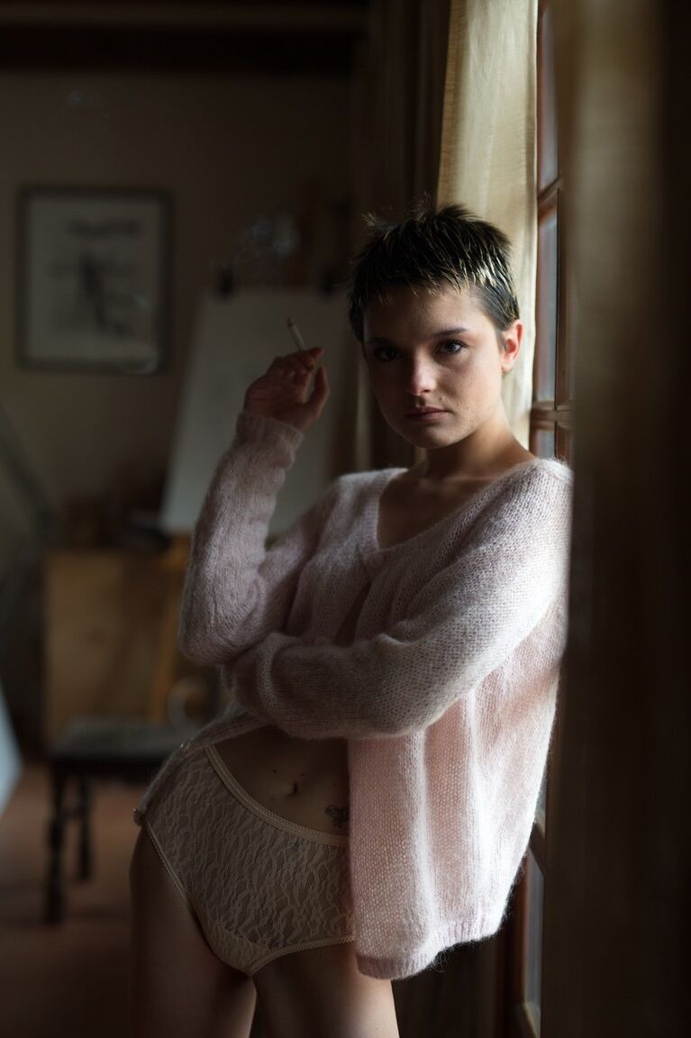 12P Here's Caterna otherwise known as 'Caterina Foxy' showing the reason why she's