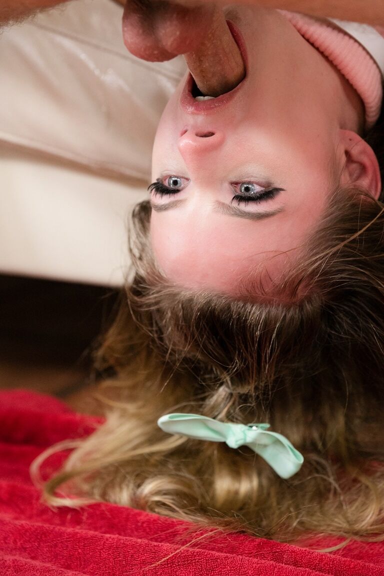 15P A linda loira Jillian Janson joga a salada durante sexo extremo e hardcore
