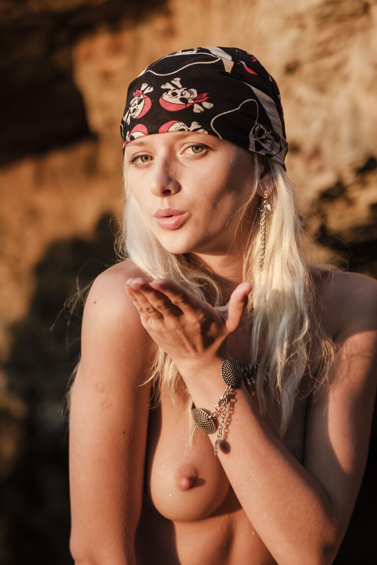 21P The Life Erotic Nika N