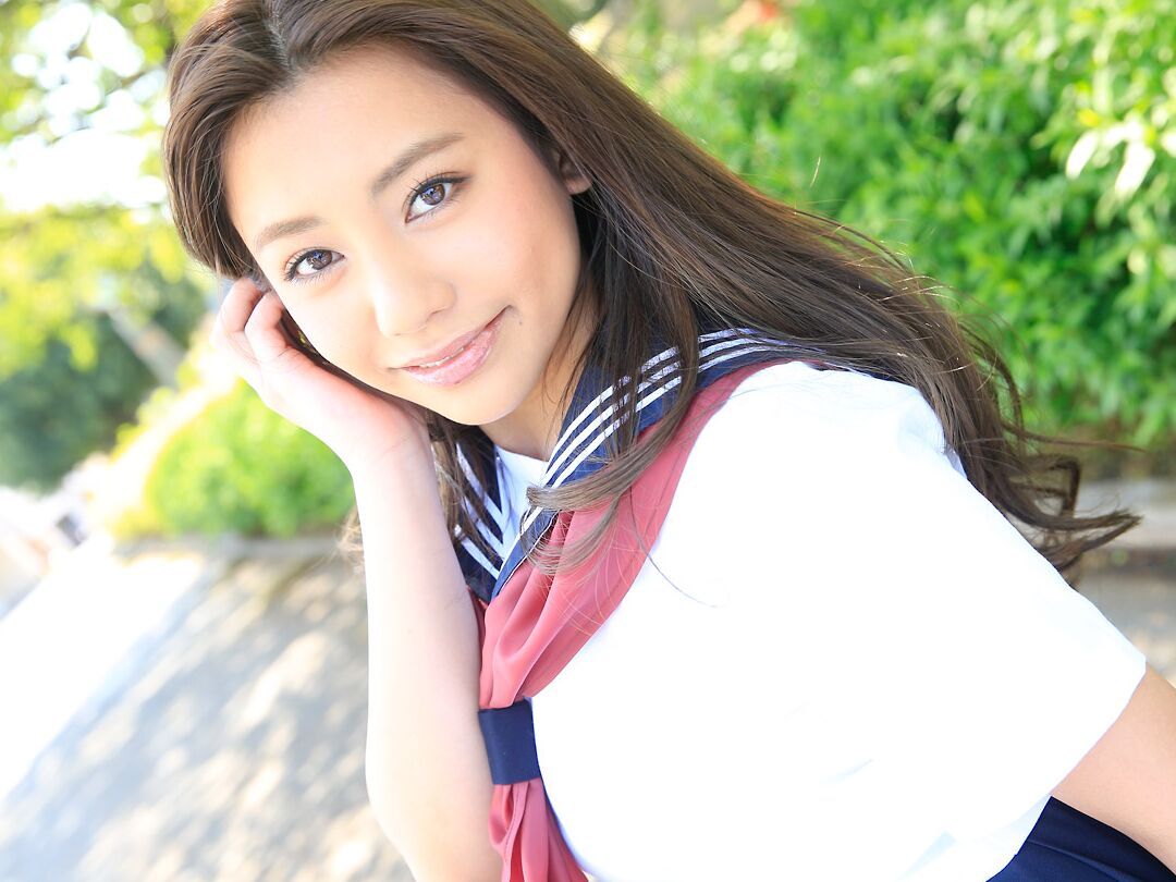 20P La linda japonesa Mei Matsumoto es embestida por dos pollas y recibe un creampie