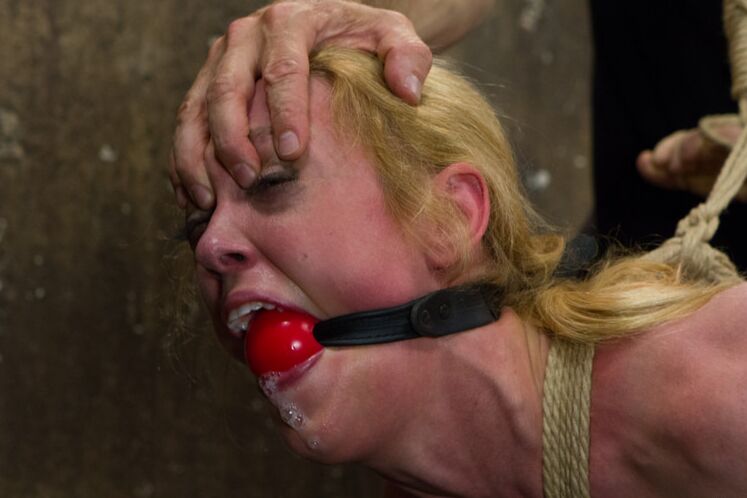 15P When gorgeous rope slut Darling comes to Hogtied, she gets multiple squirting