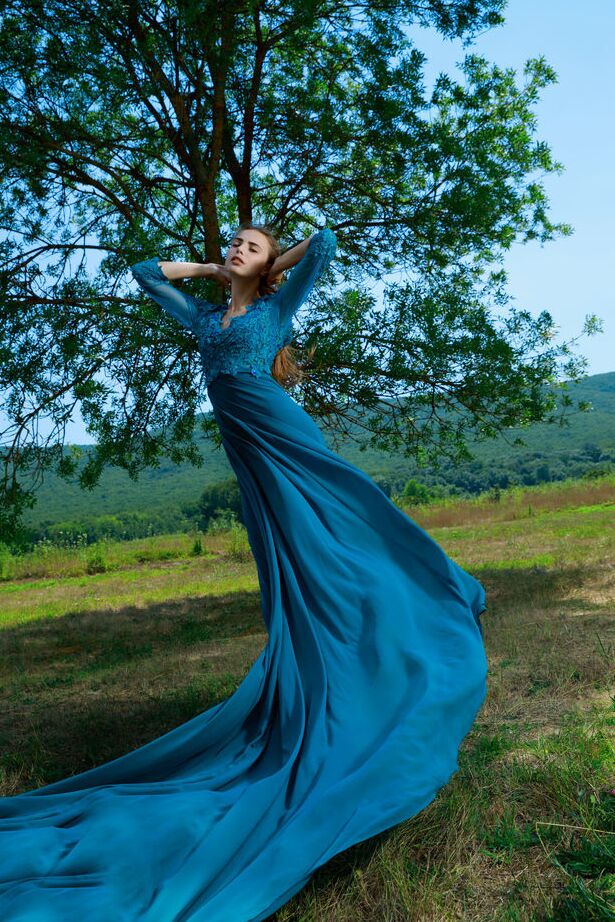 18P Sweet teen Elle Tan gets totally naked on a blanket in a field by a tree
