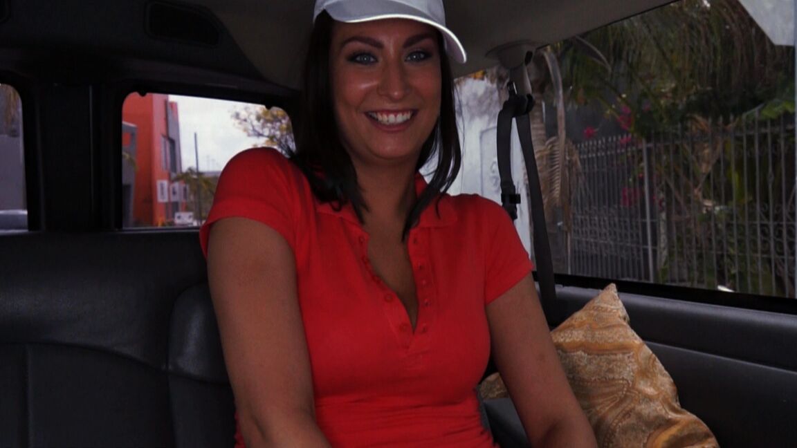 21P Brunette American Tiffany Cane strips and gets banged in the backseat