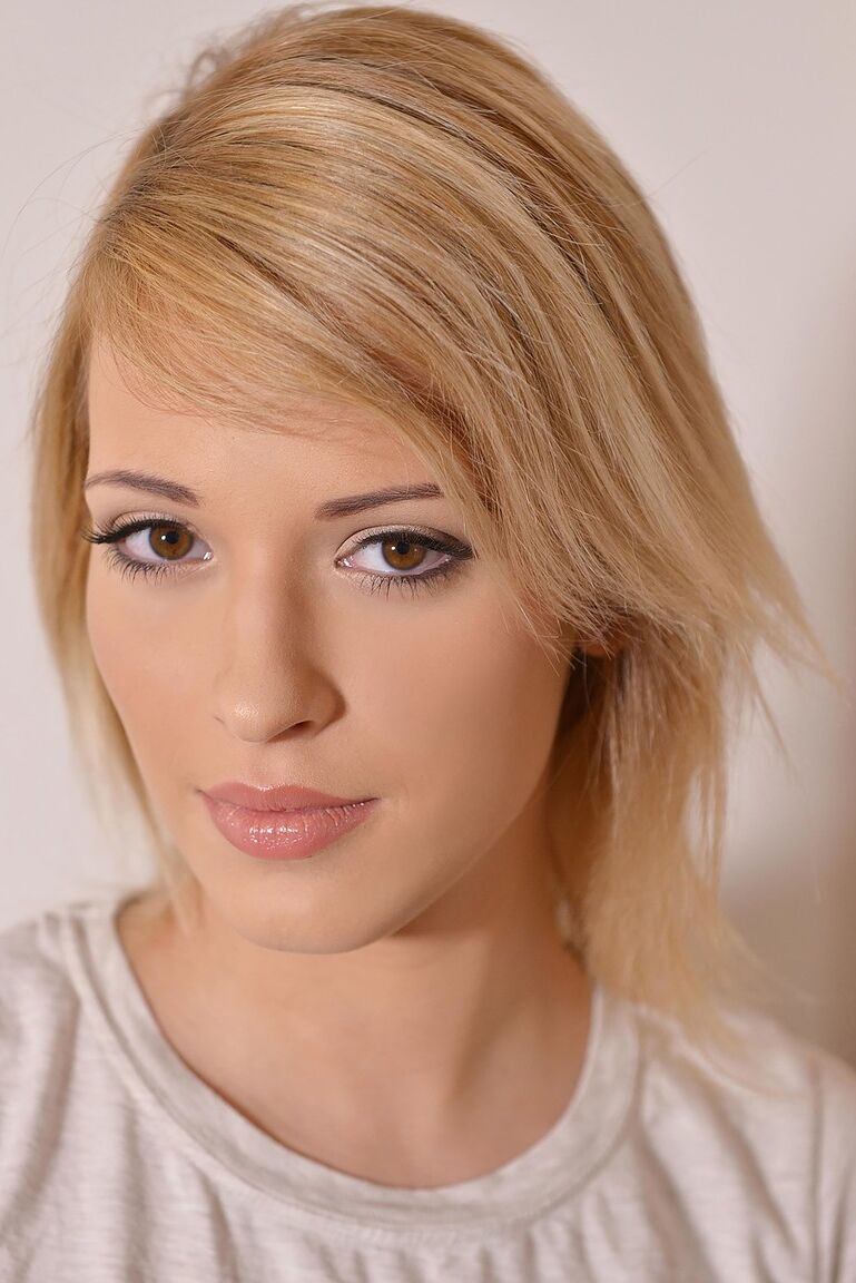 21P Mundo Pornô Nikky Dream, Ria Sunn
