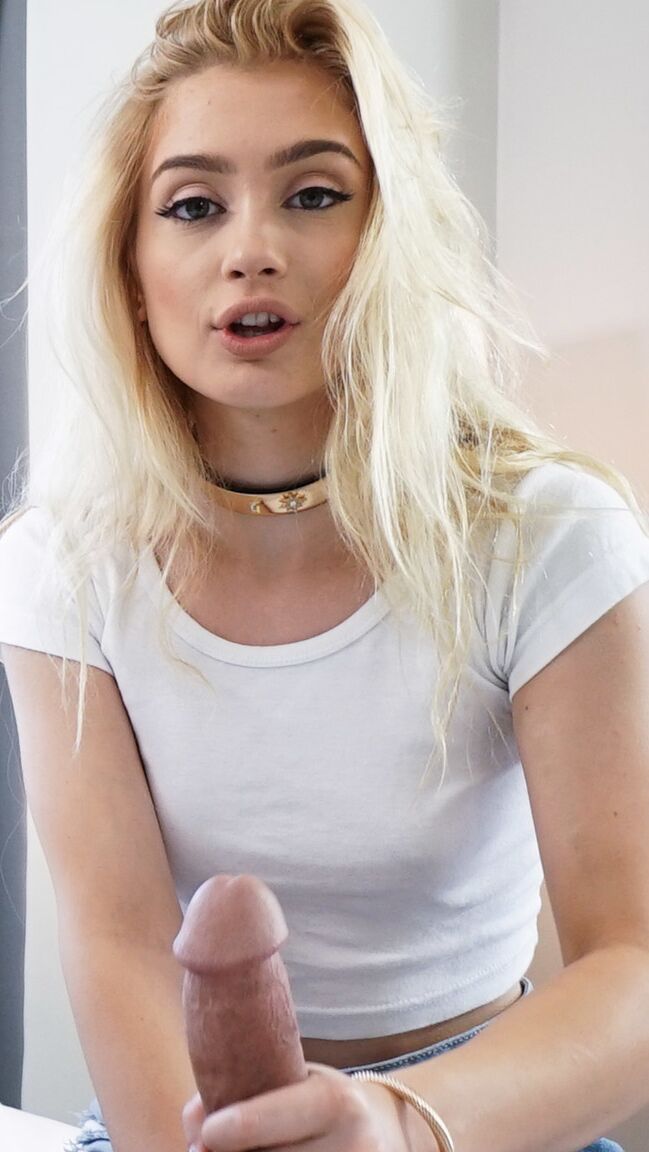 18P Guy erwischt Stiefschwester Anastasia Knight beim Masturbieren und fickt aufgeregte Blondine