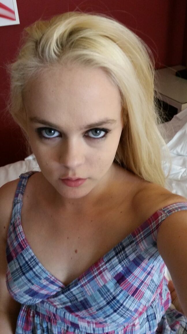 15P Blonde virgin WouJ taking selfies of her tight booty in panties