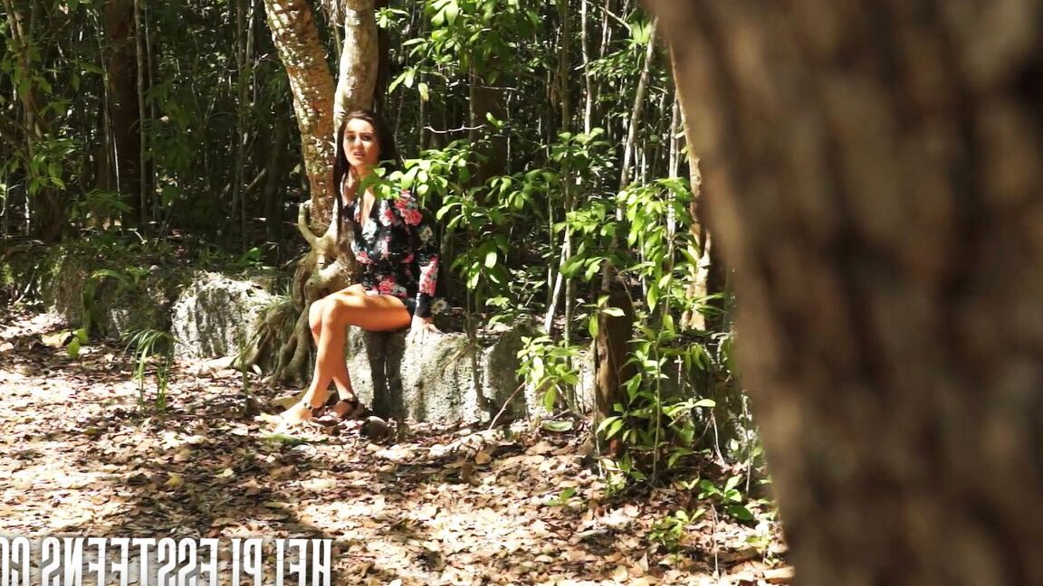 15P A adolescente encalhada Renee Roulette transa com um cara em sua van para uma carona para casa