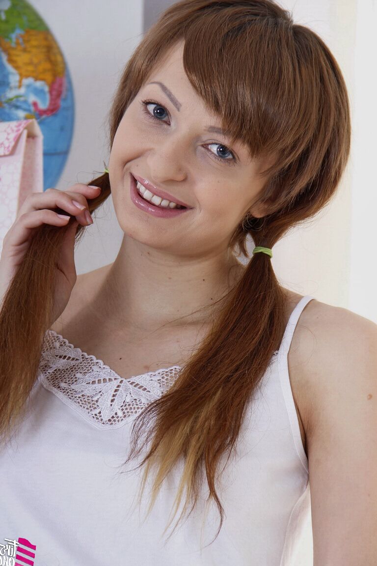 16P Encore une scène anale hardcore avec la sexy Lola
