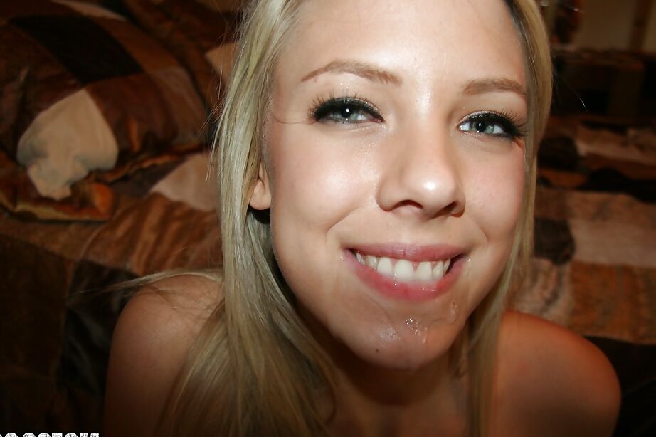 16P Frisky adolescente amadora Britney Beth dá uma chupada e é pega