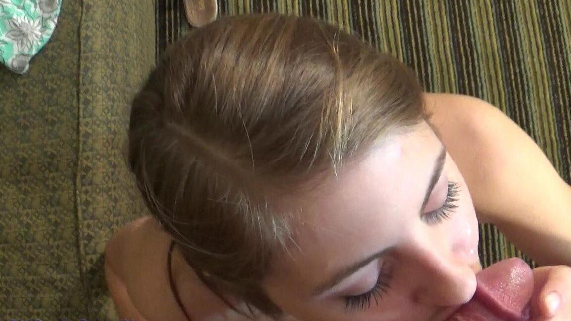 16P Chelcee à peine 18 ans, première série de photos porno