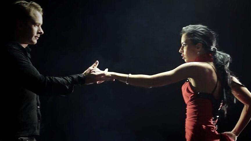 12P Gina and Thomas dances a slow and sensual dance of tango as a prelude to a