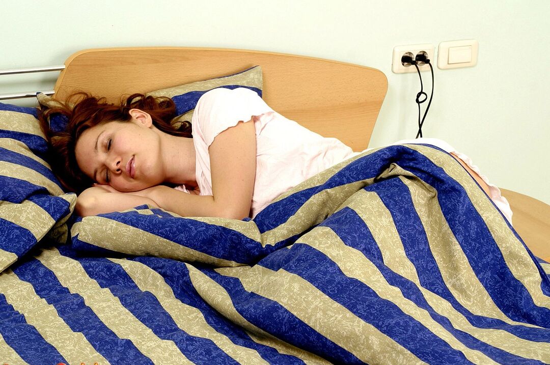 14P Garota mal legal acorda de um sono para fazer sexo com o namorado