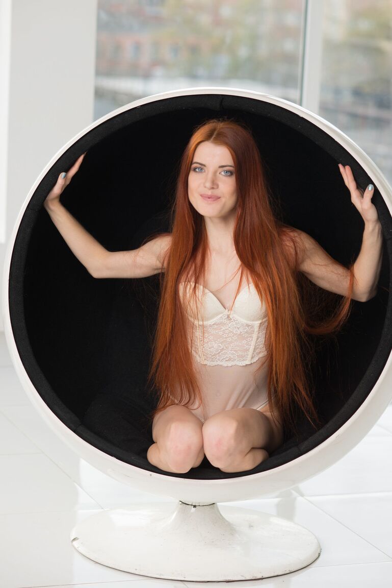 21P Beauté Érotique Kiva
