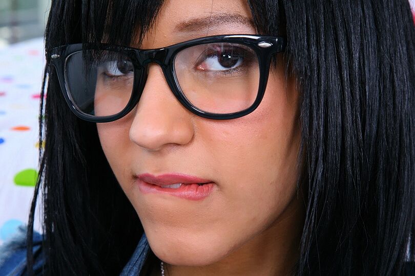 16P Young babe in glasses Tess Morgan exposing her hairy twat