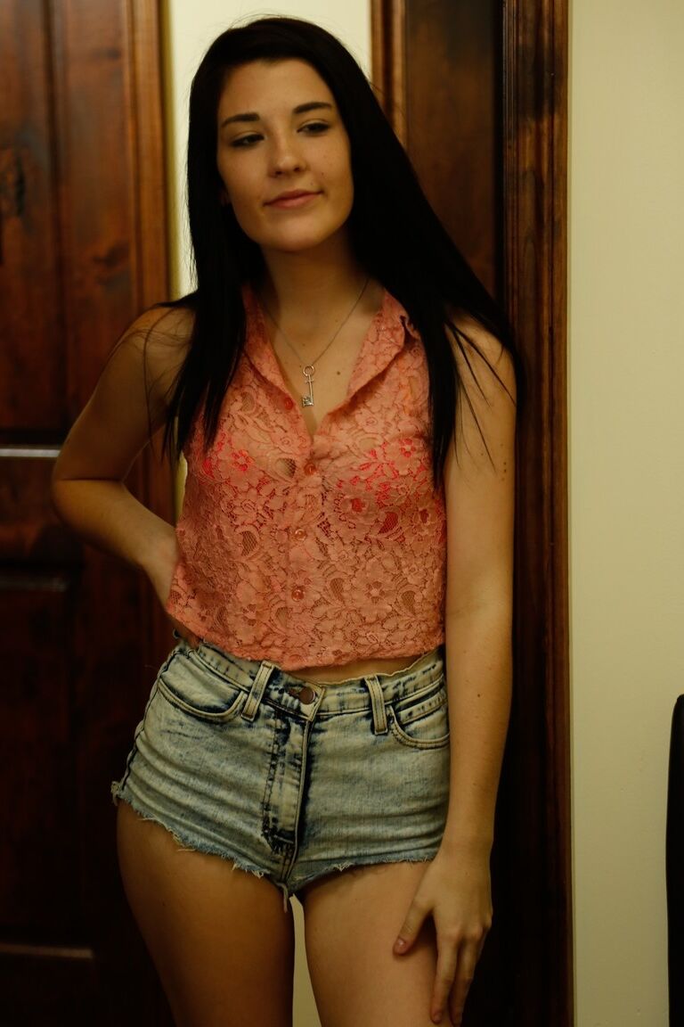 20P La pequeña adolescente estadounidense Jenna Reid es follada por el veterano del porno Jack Vegas