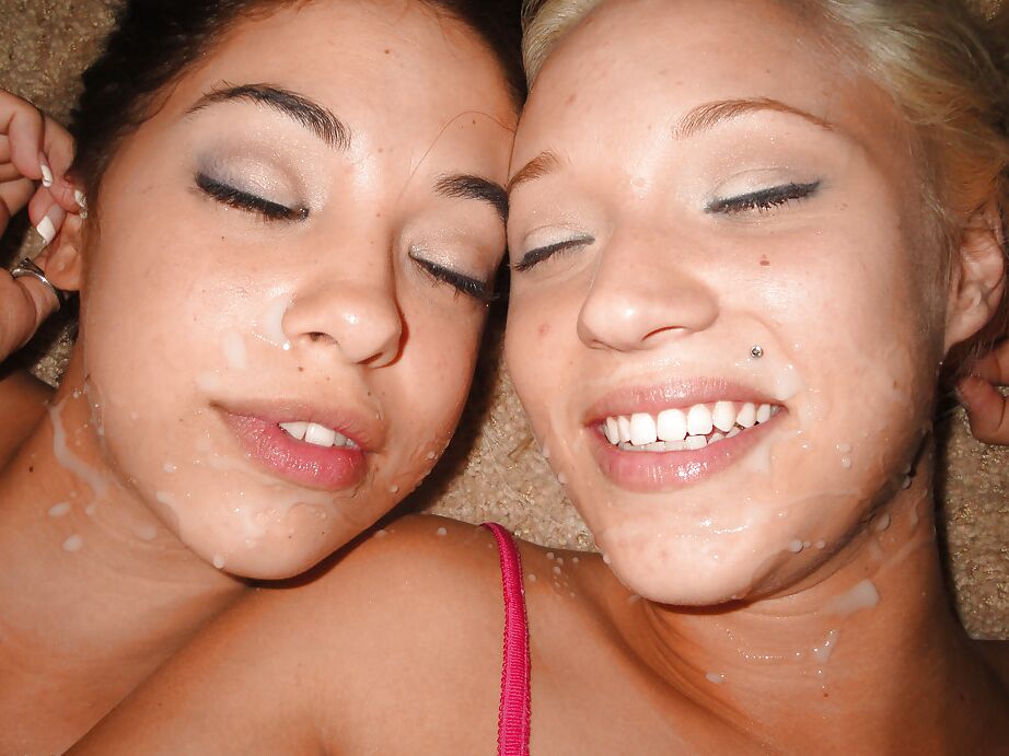 16P Jovens garotas Teagan e Gigi fazem sexo oral lambendo bola juntas