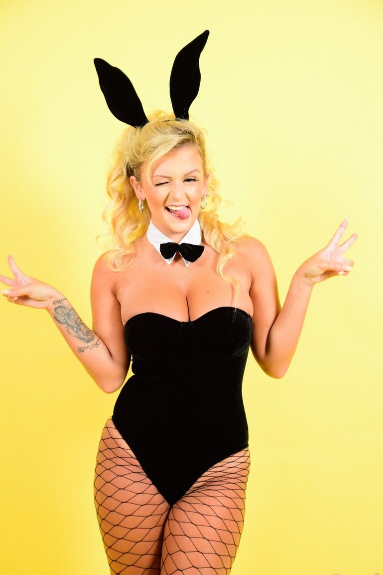 12P Jessica Rabbit at your service Look what I managed to pull out of the hat your