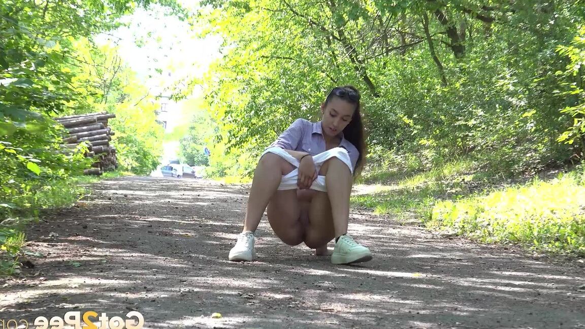 15P La sexy Esperansa soulage le désespoir de pisse