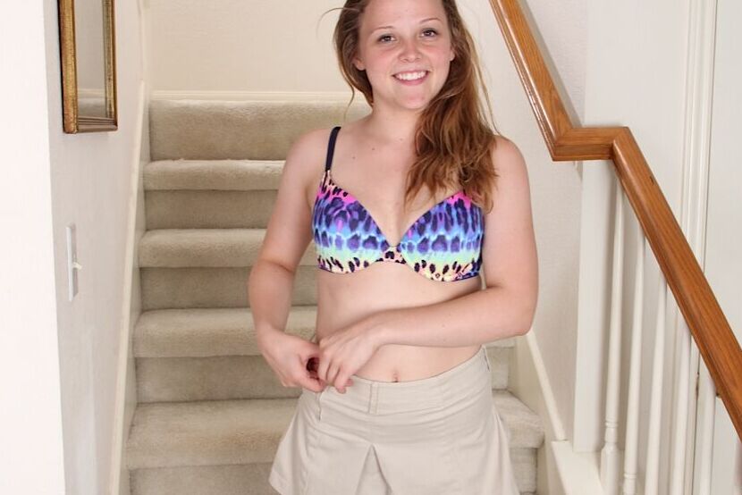 16P Sweet babe Sophia Monore showing her boobies and tight vagina