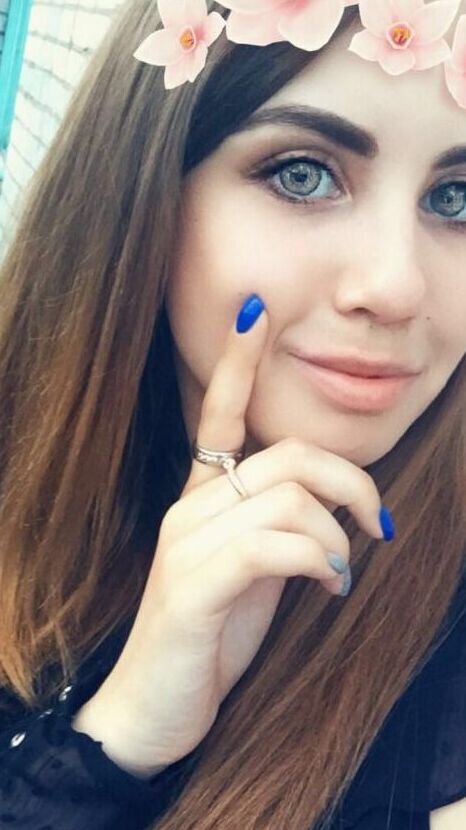 12P Sexy Schönheit Elle Rose macht ein oder zwei Selbstfotos, um ihren sexy Körper zur Schau zu stellen