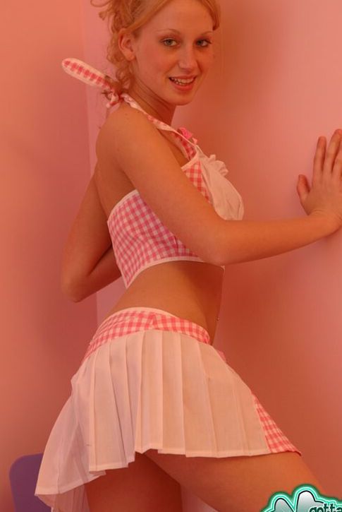12P ティーン素人ラッキーがソロライブ中にかわいい衣装を通しておっぱいを弄る