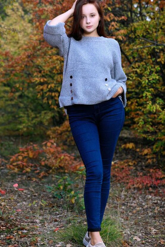 18P Nice young girl with an ass to die for gets totally naked in the woods