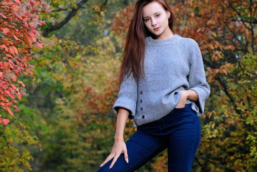 18P Nice young girl with an ass to die for gets totally naked in the woods