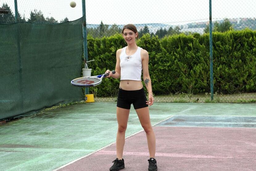 16P Fit amateur Tera Link slide a banana in her bald slit after playing tennis
