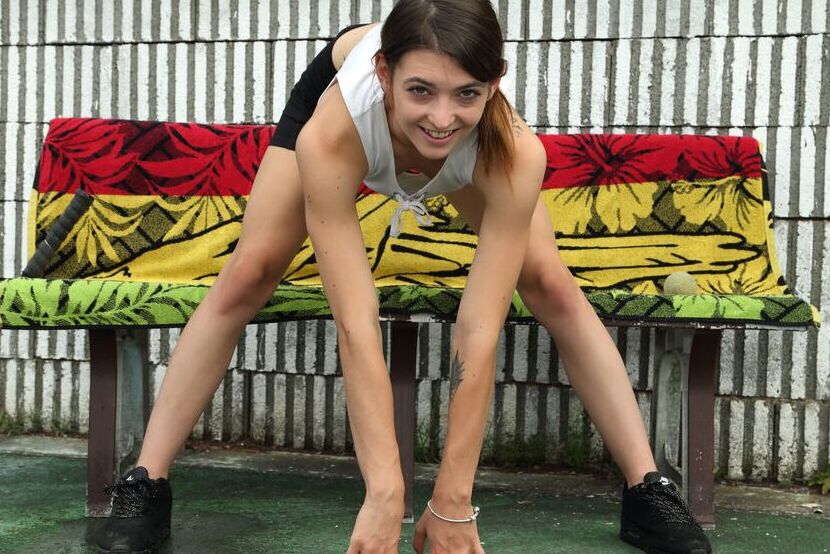 16P Fit amateur Tera Link slide a banana in her bald slit after playing tennis