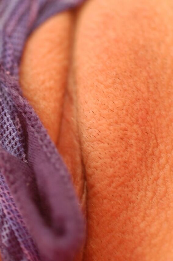 21P A ruiva gostosa Dana mostra sua vulva para sua adorável namorada loira