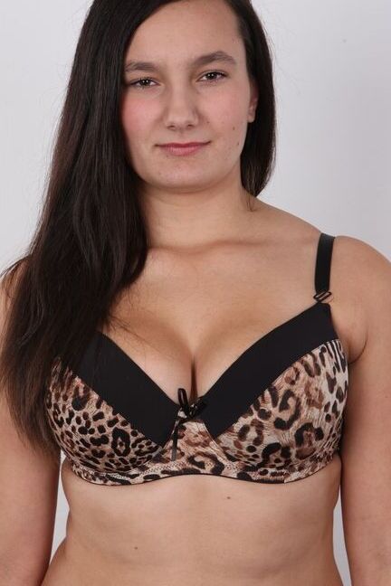 20P Brunette amateur Iveta strips completely naked in a confident manner