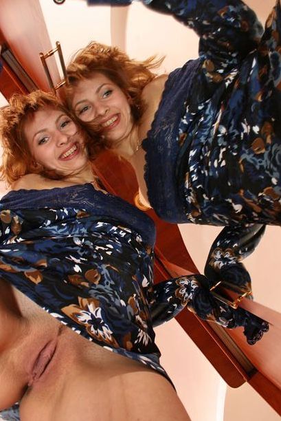 15P Teen amateur purses her lips while exposing herself afore a mirror