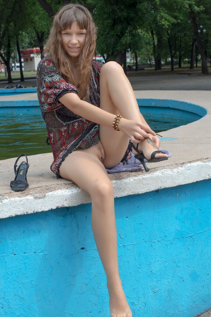 21P Deusa Nus Eva Vermelha