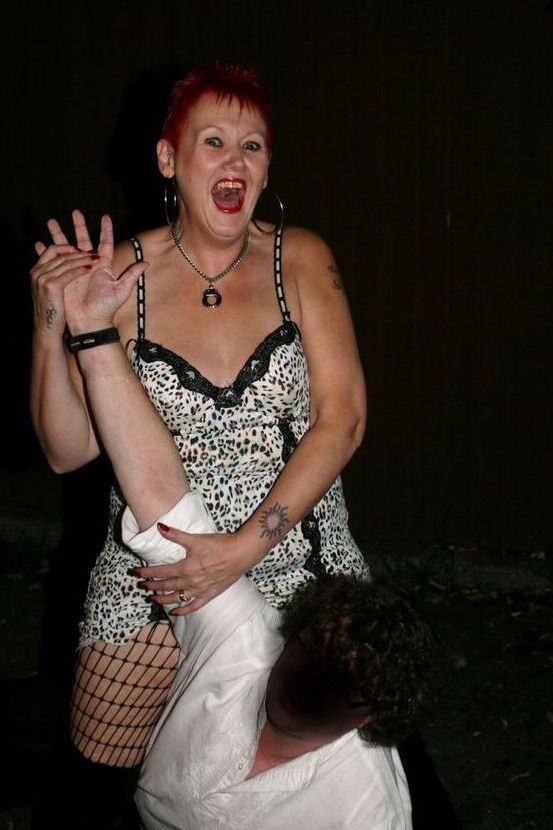 20P Older amateur Valgasmic Exposed and her girlfriends expose themselves at night