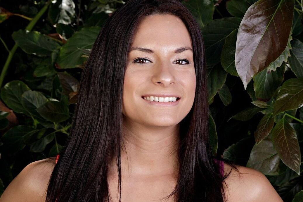 15P Teen first timer Alexis Deen holds her bare ass after disrobing in the garden