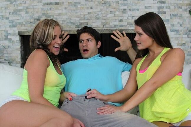 12P Chicas morenas tetonas tienen sexo caliente con una gran polla y les encanta montar pollas