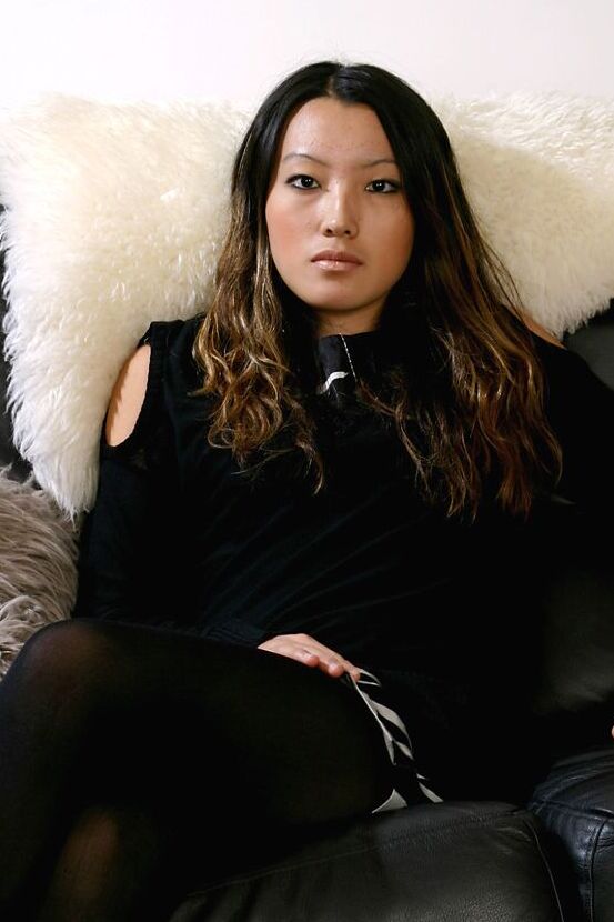 16P La douce amatrice asiatique Lexine ne perd pas son temps à ne rien faire