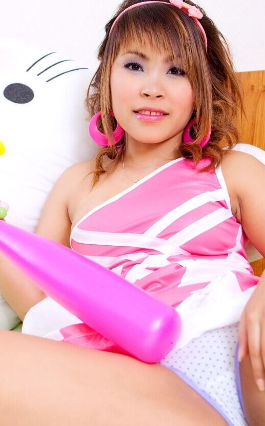 16P L'adorable fille thaïlandaise Pink prend la bite d'un homme blanc dans sa fente serrée