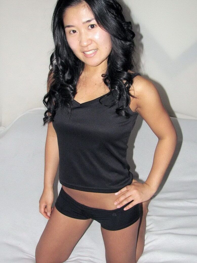 12P Asian amateur blows a small cock while naked in handcuffs on a bed
