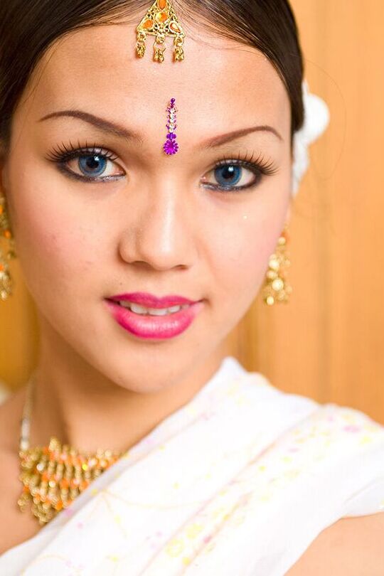 15P Ladyboy Oro Sexy Sari