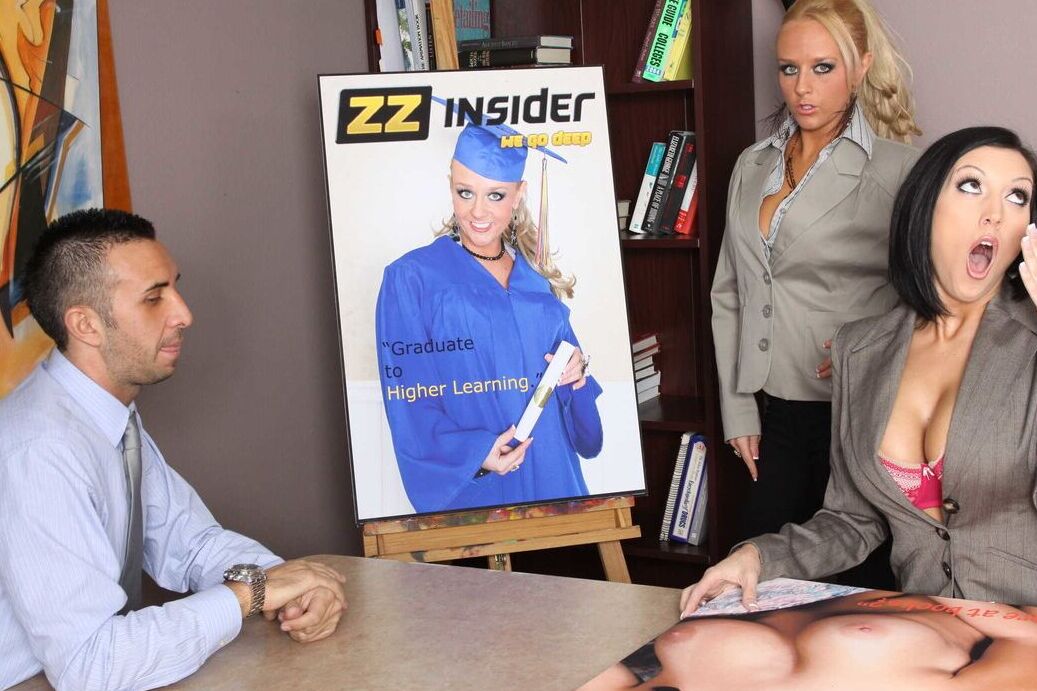21P Die brünette Geschäftsfrau Dylan Ryder vergnügt sich bei der Arbeit mit einem riesigen Schwanz