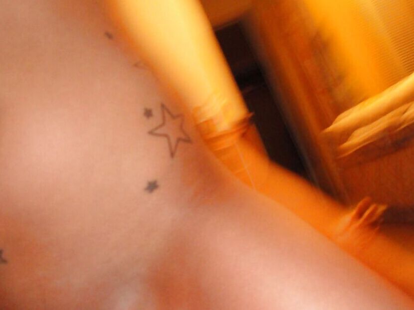 16P Nena amateur Bella Blaze hace una mamada y es follada duro