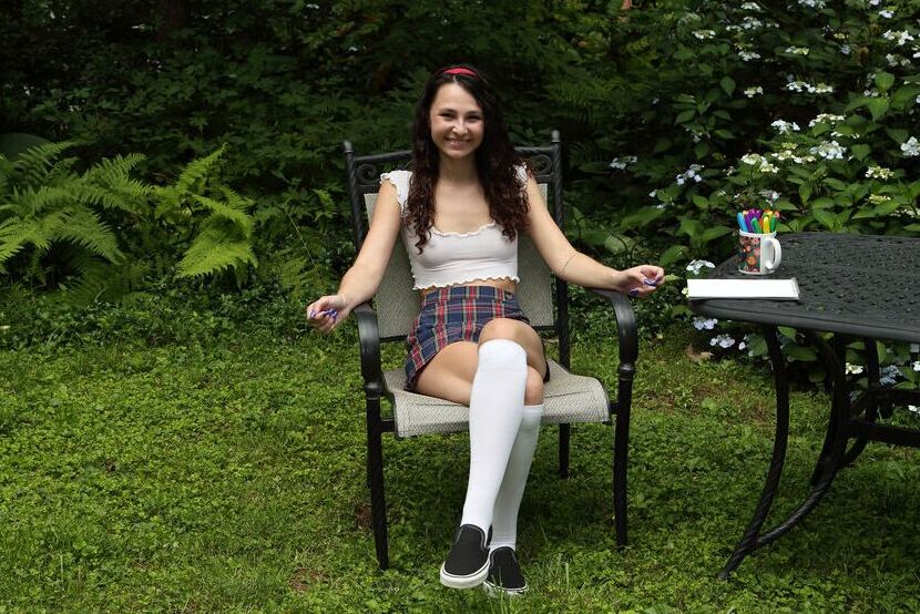 16P Young brunette Liz Jordan wears knee socks while sticking sharpies in her cunt