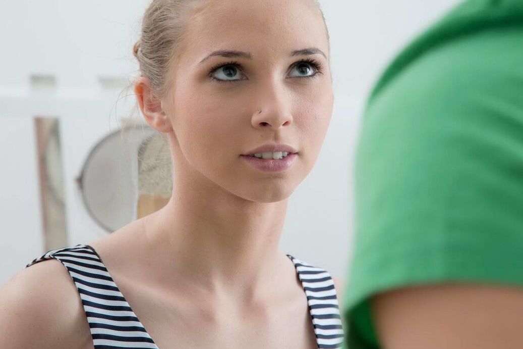 14P Die vollbusige Teenagerin Kortny landet mit ihrem Masseur in einer 69er-Situation