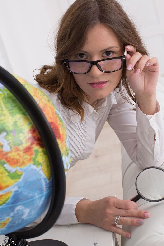 21P European nerd Sofy Torn gets her anus licked and penetrated by her tutor
