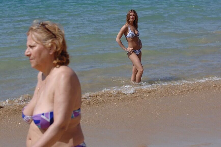 21P FTV Filles Alison Angel, Carmen McCarthy